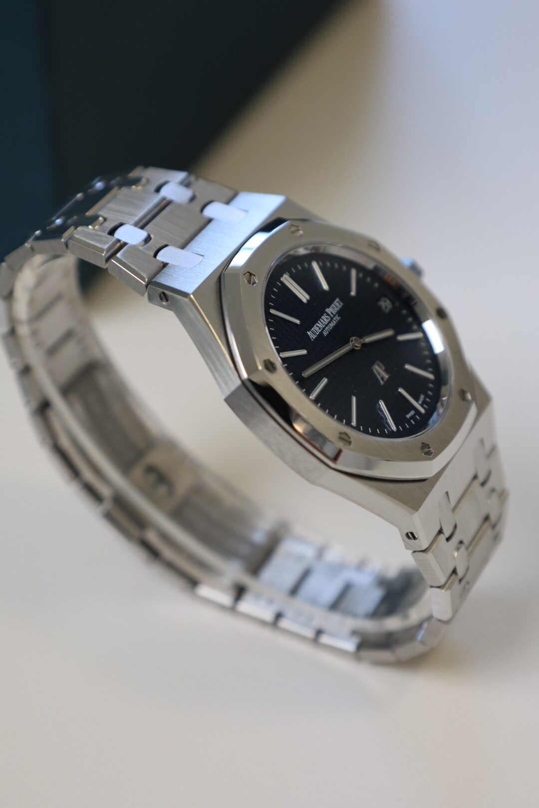 AUDEMARS PIGUET ROYAL OAK JUMBO EXTRA-THIN 39mm 16202ST - Excellent 2024 – Image 7