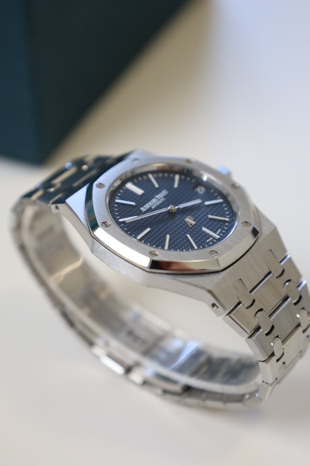 AUDEMARS PIGUET ROYAL OAK JUMBO EXTRA-THIN 39mm 16202ST - Excellent 2024 – Image 6